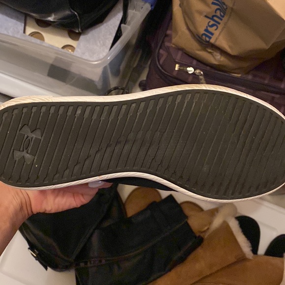 Under Armour Charged Shoes - Picture 5 of 6